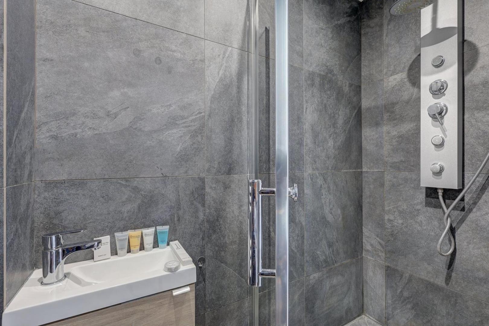 127 Suite Moshe - Superbe Appartement A Paris. Bagian luar foto